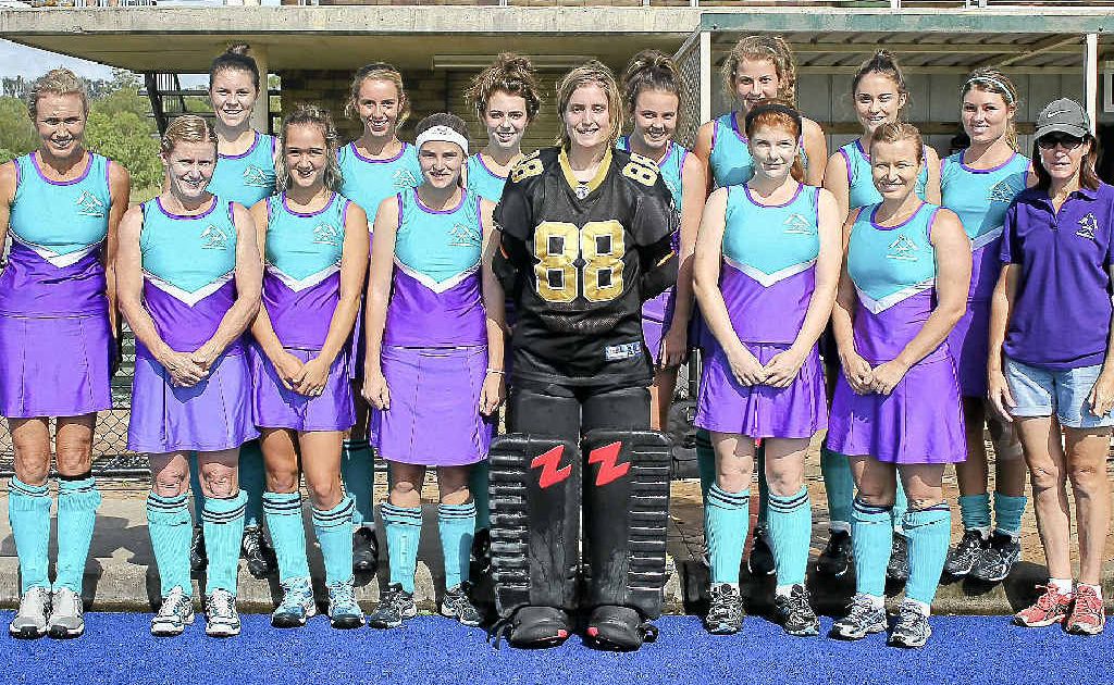 Tweed Border’s open hockey team: (from back left) Allie Farrell, Gabi Nance, Anna Brotherson, Savannah Fitzpatrick, Madison Fitzpatrick, Lauren Scholl, Hannah Raftery, (front left) Margie Coleman, Kim Tuckwell, Cassie Avery, Emily Hetherington, Jane Gleeson, Abby Wantaggiato, Deb Dolan and Gai Farrell. Tweed Border’s open hockey team: (from back left) Allie Farrell, Gabi Nance, Anna Brotherson, Savannah Fitzpatrick, Madison Fitzpatrick, Lauren Scholl, Hannah Raftery, (front left) Margie Coleman, Kim Tuckwell, Cassie Avery, Emily Hetherington, Jane Gleeson, Abby Wantaggiato, Deb Dolan and Gai Farrell.